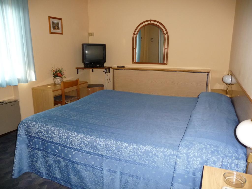 Hotel Astoria Altopascio Pokoj fotografie